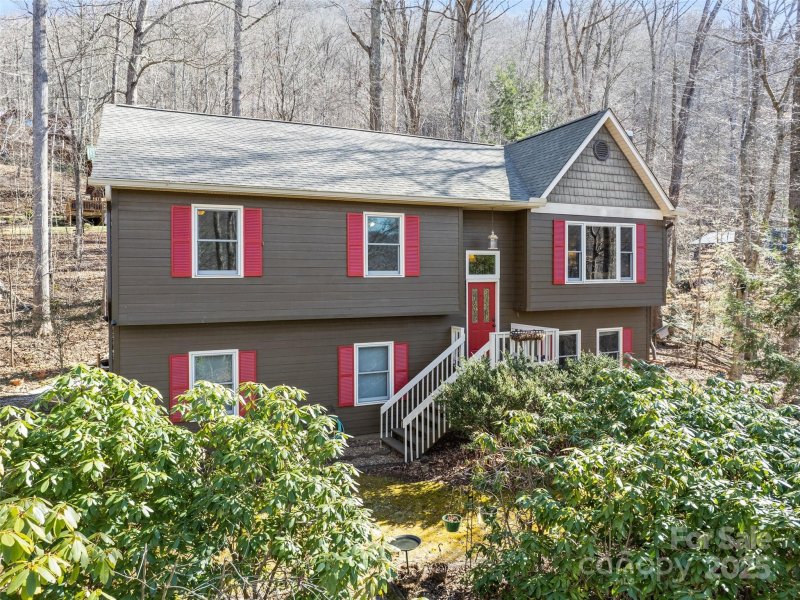 Property image 2 at 20 Bright Leaf Cove, Maggie Valley, NC 28751