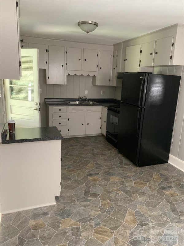 Property image 2 at 4422 Brooktree Drive, Charlotte, NC 28208