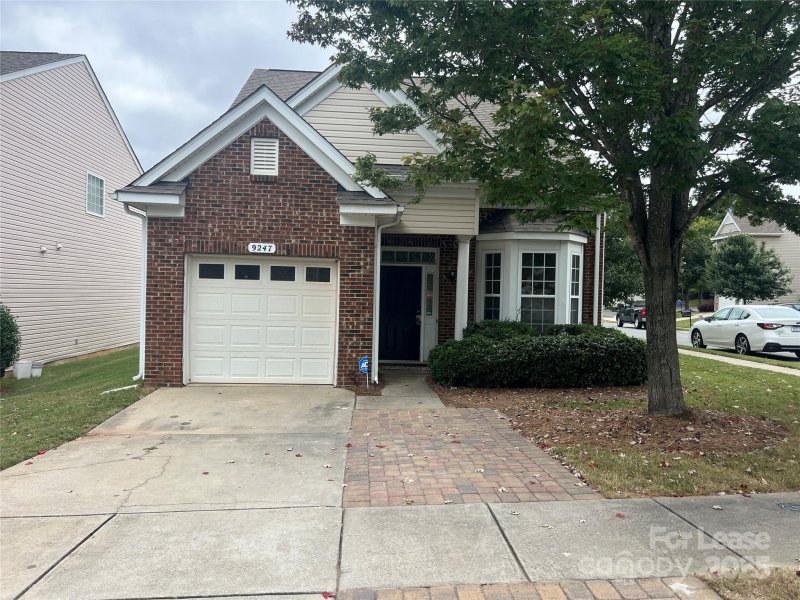 9247 Cranfield Lane