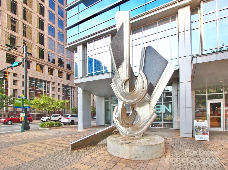 Property image 2 at 333 W Trade Street, Charlotte, NC 28202
