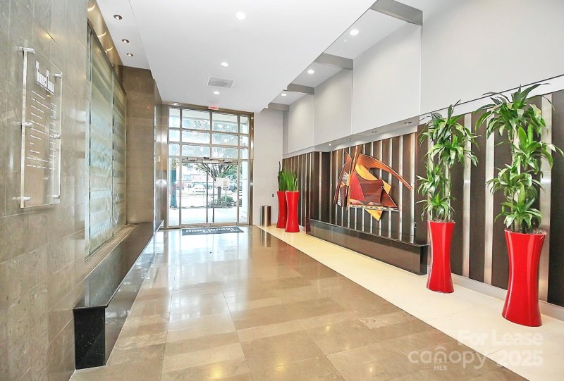 Property image 3 at 333 W Trade Street, Charlotte, NC 28202