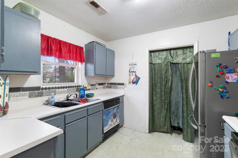 Property image 5 at 1007 Johnson Street, Charlotte, NC 28206