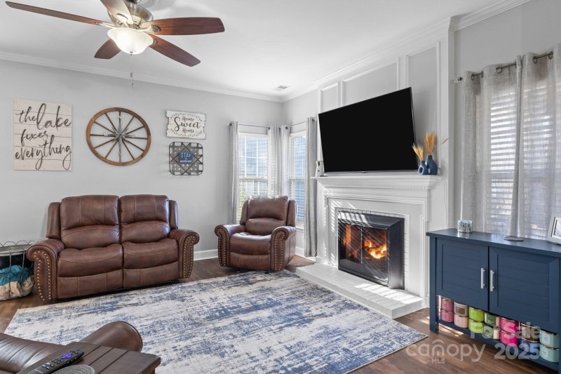 Property image 3 at 150 Harbor Cove Lane, Mooresville, NC 28117