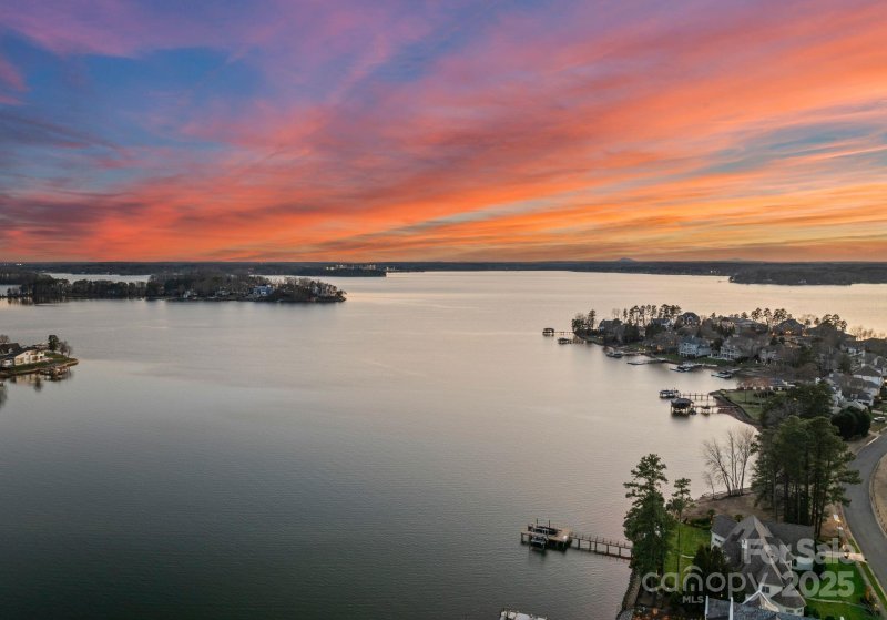 Property image 4 at 18432 Harbor Light Boulevard, Cornelius, NC 28031