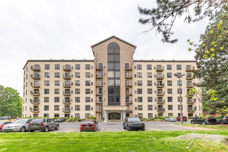 211 Heritage Boulevard