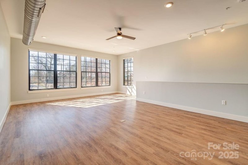 Property image 4 of 315 Haywood Road in West Asheville, Asheville, NC 28806