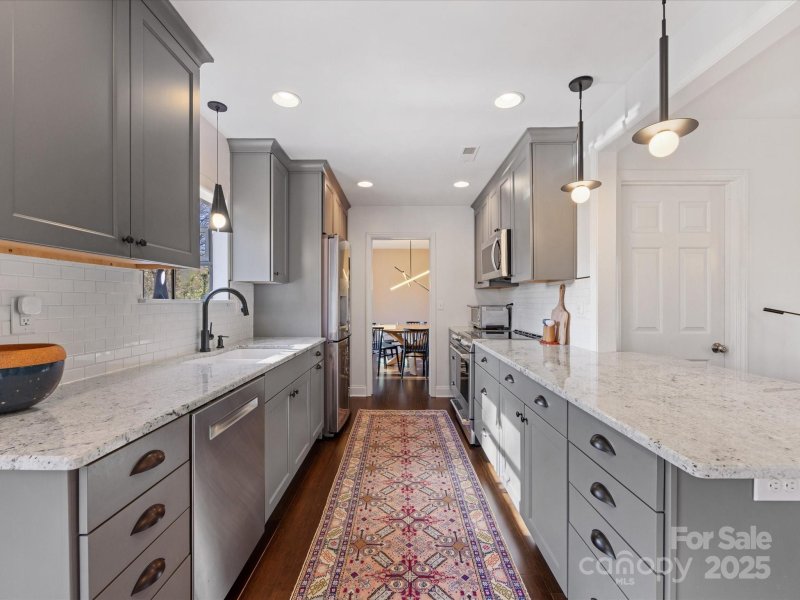 Property image 4 at 605 Heathermoor Court, Charlotte, NC 28209