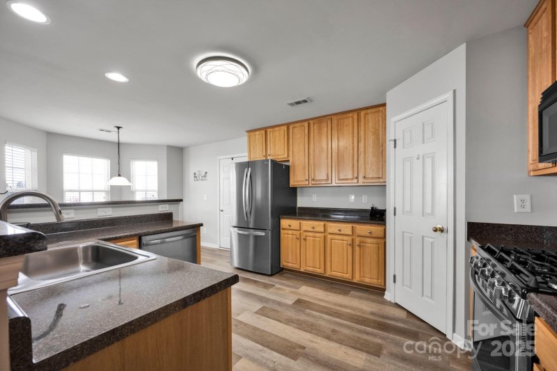 Property image 5 at 206 Scanlon Road, Mooresville, NC 28115