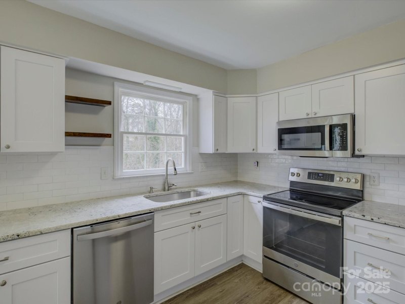 Property image 5 at 5923 Rexwood Place, Charlotte, NC 28210