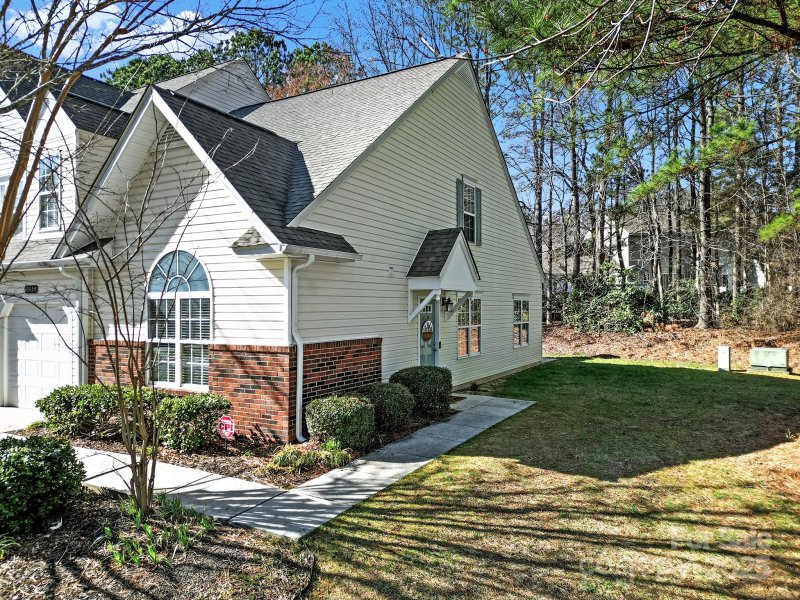 Property image 3 at 10635 Sleigh Bell Lane, Charlotte, NC 28216