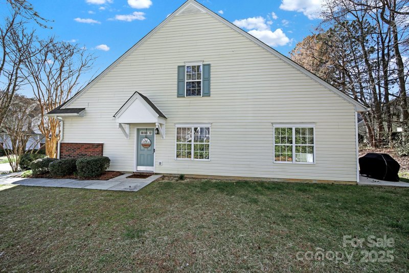 Property image 4 at 10635 Sleigh Bell Lane, Charlotte, NC 28216