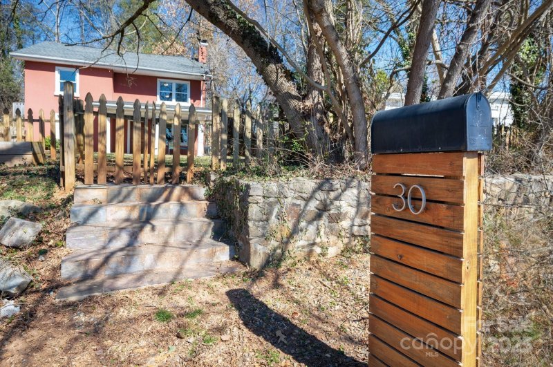 Property image 3 at 30 Merion Drive, Asheville, NC 28806