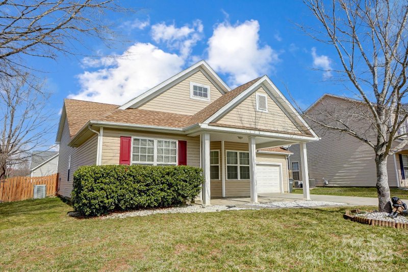 Property image 2 at 5203 Coffeeberry Lane, Charlotte, NC 28227