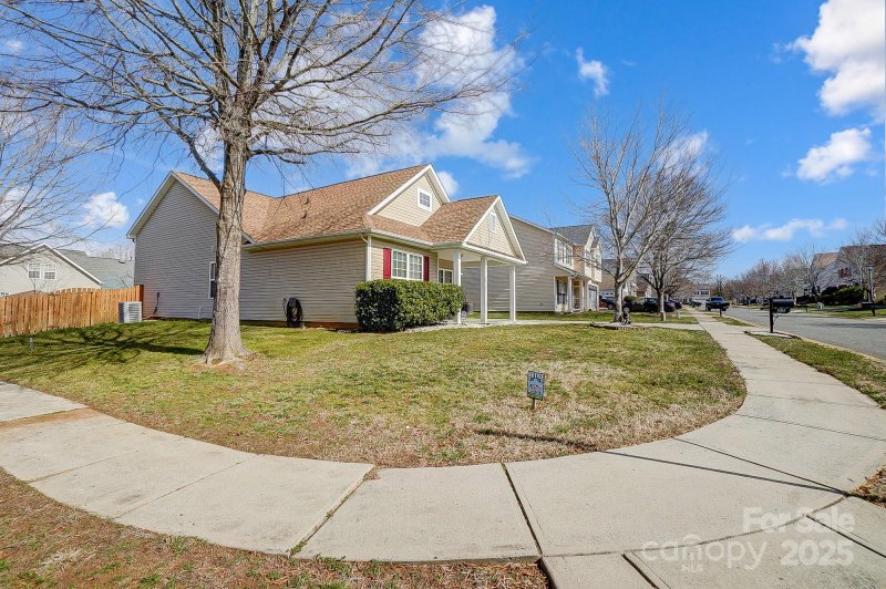 Property image 3 at 5203 Coffeeberry Lane, Charlotte, NC 28227