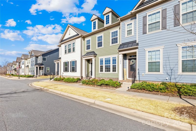 Property image 3 at 11236 Westbranch Parkway, Davidson, NC 28036