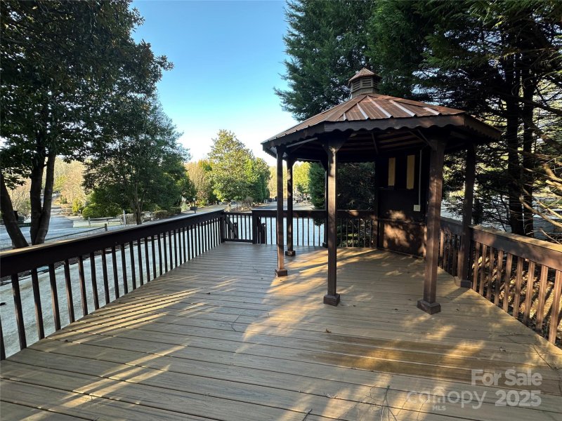 Property image 5 of 109 Cornell Circle in Apple Valley Farms, Lake Lure, NC 28746