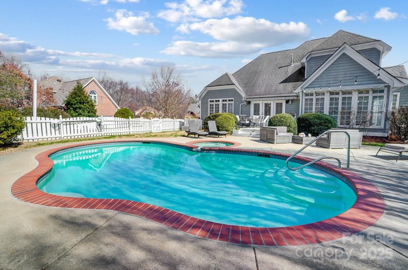 Property image 2 at 647 Powder Horn Lane, Indian Trail, NC 28079