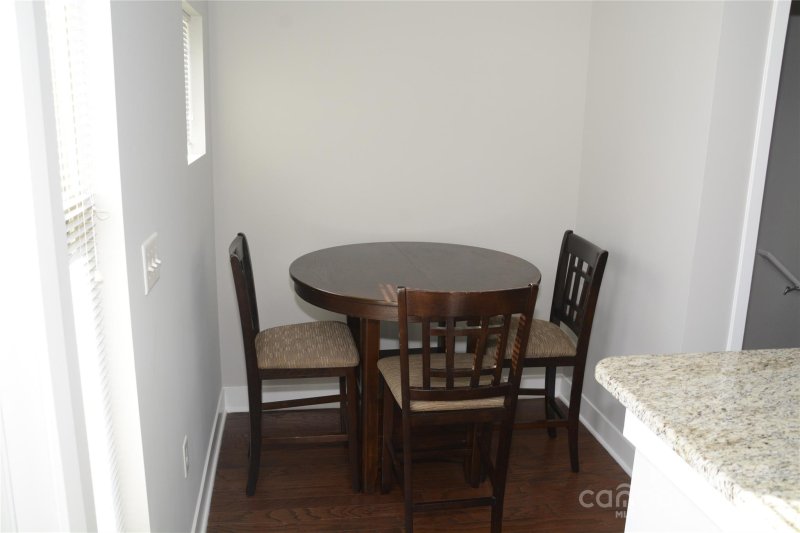 Property image 3 at 724 Seigle Point Drive, Charlotte, NC 28204