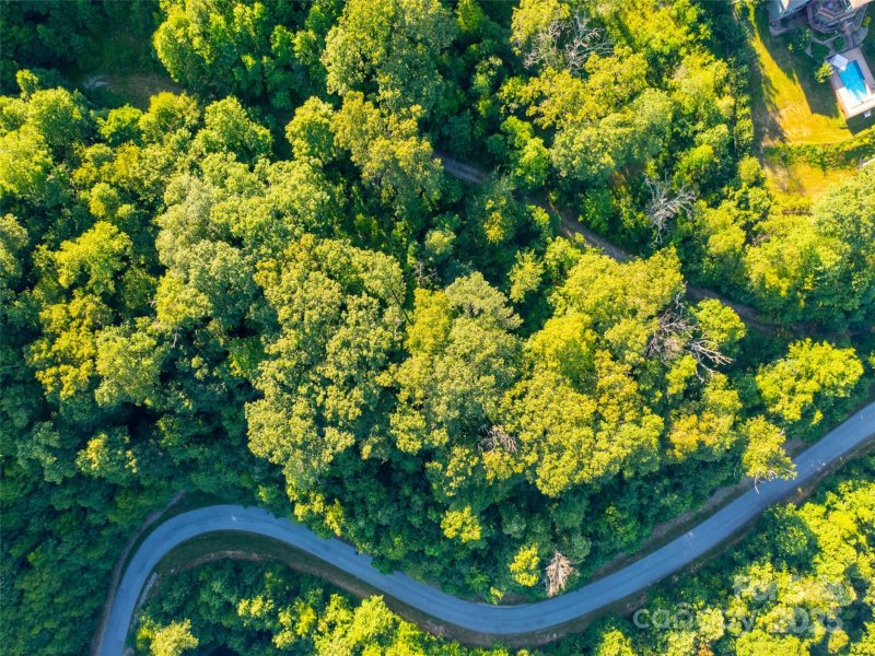 Property image 5 of 845 Grand Oaks Drive in Grand Oaks, Hendersonville, NC 28792