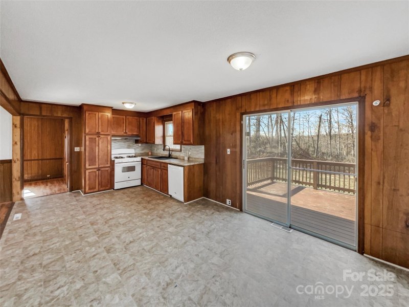 Property image 4 at 207 Bright Avenue, Bessemer City, NC 28016