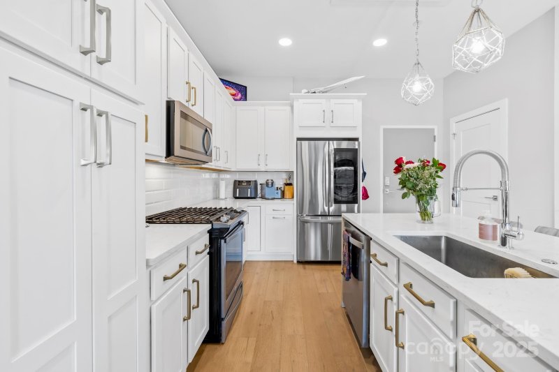 Property image 4 at 2401 Euclid Avenue, Charlotte, NC 28203