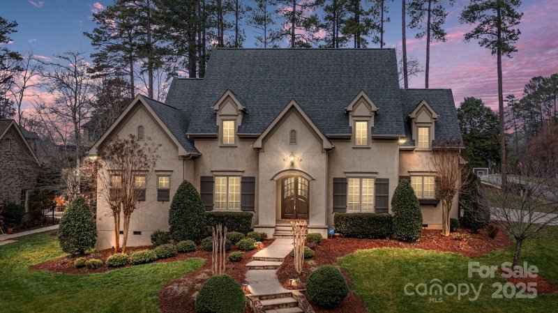 2114 Garden View Lane