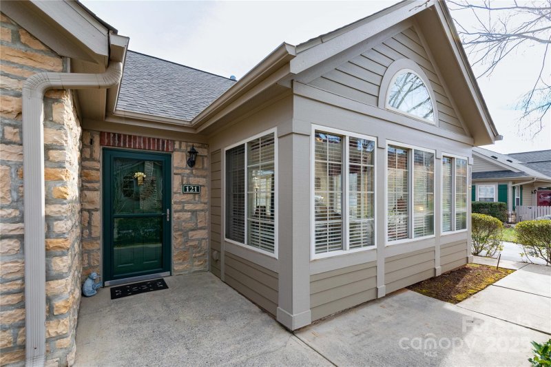 Property image 3 at 121 Outlook Circle, Swannanoa, NC 28778