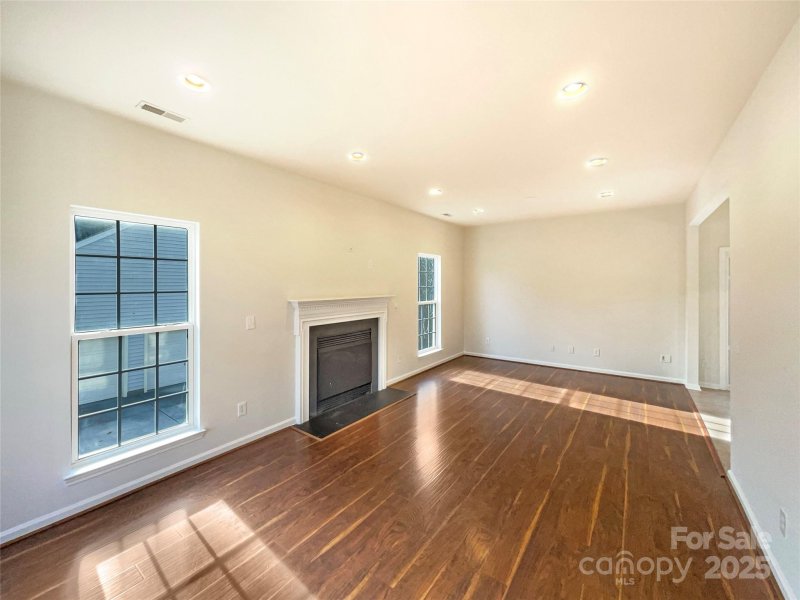 Property image 3 of 4910 Summerside Drive in Autumn Cove At Lake Wylie, Clover, SC 29710