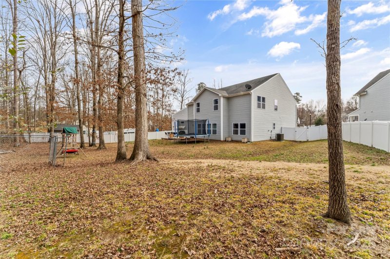 Property image 2 at 910 Mibbs Place, Statesville, NC 28625