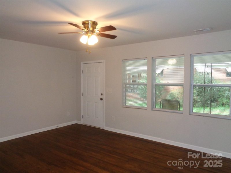 Property image 3 at 3134 Creighton Drive, Charlotte, NC 28205