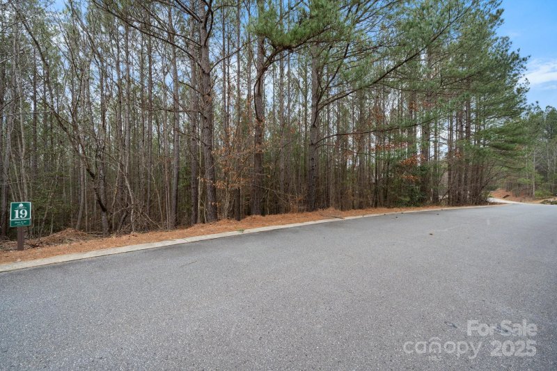Property image 4 of 207 Grandfathers Pass in Lake Rhodhiss Estates, Valdese, NC 28690