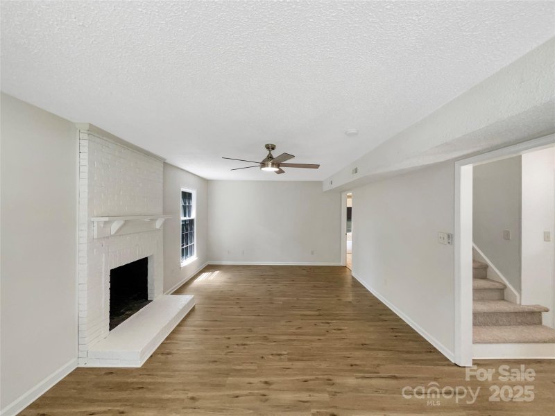 Property image 3 of 316 Epperstone Lane in Somersby, Matthews, NC 28105