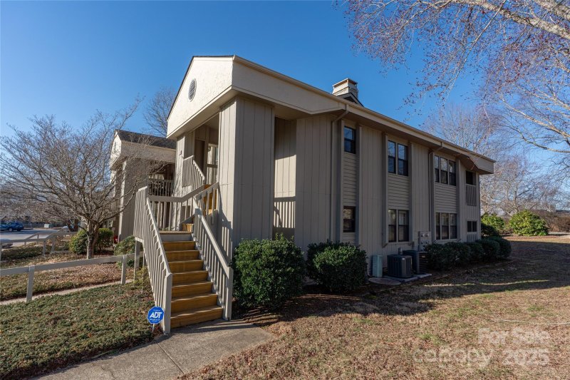 Property image 2 at 406 Abbey Circle, Asheville, NC 28805