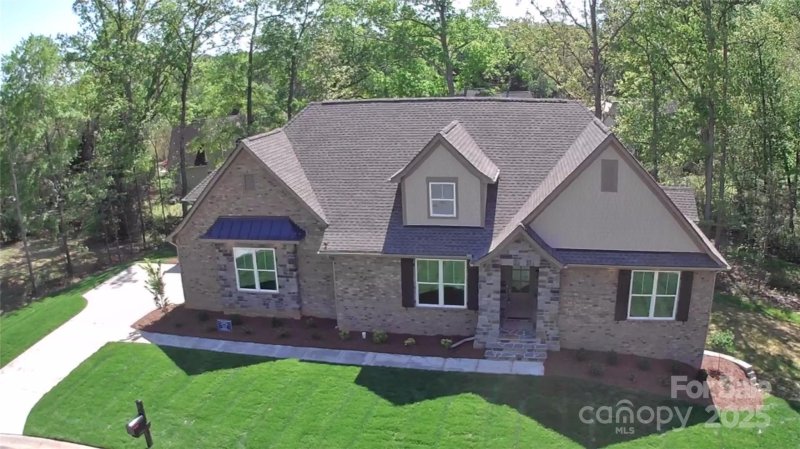 2069 Landry Lane