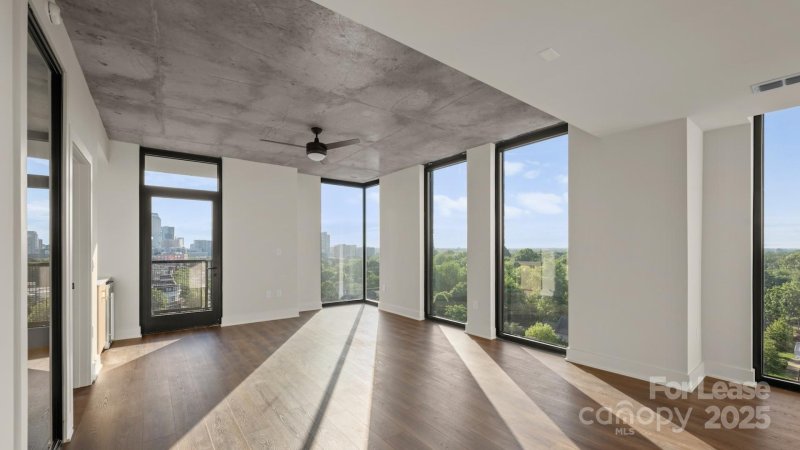 Property image 3 of 124 E Kingston Avenue in South End, Charlotte, NC 28203