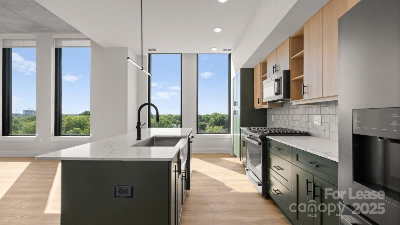 Property image 4 of 124 E Kingston Avenue in South End, Charlotte, NC 28203