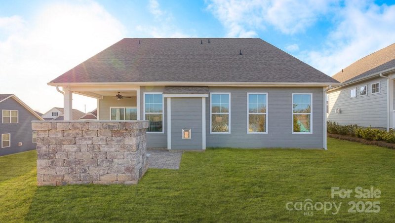 Property image 3 at 12 Fox Cove Road, Hendersonville, NC 28792