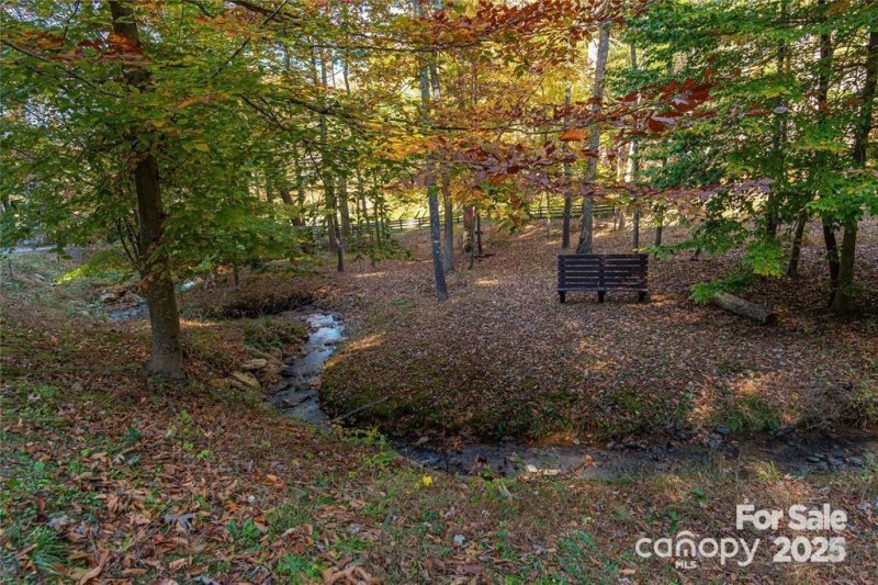 Property image 2 of 11 Franklin Trace Drive in Town Mountain Preserve, Asheville, NC 28804