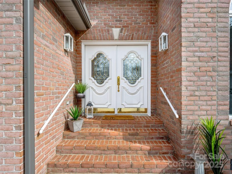 Property image 4 at 122 Eastmoor Drive, Asheville, NC 28805