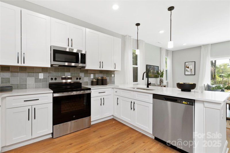 Property image 4 at 5404 Maplewood Lane, Charlotte, NC 28227