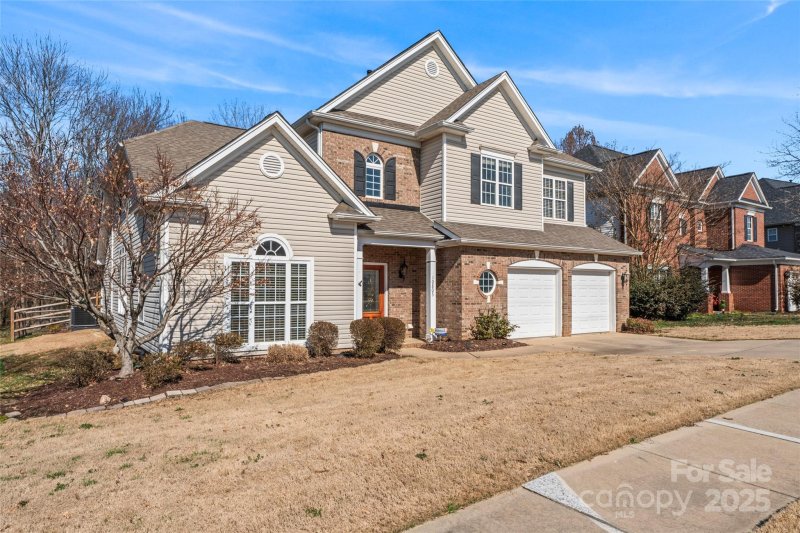Property image 2 at 10805 Huntington Meadow Lane, Charlotte, NC 28273
