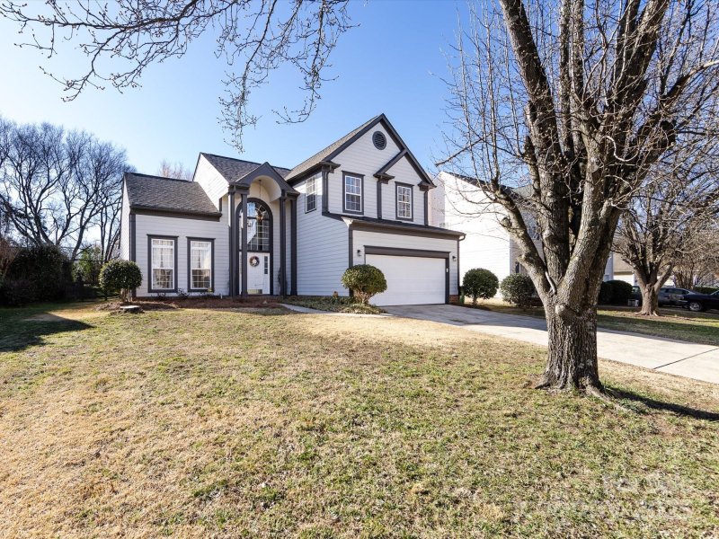 Property image 2 at 13807 Queenswater Lane, Charlotte, NC 28273