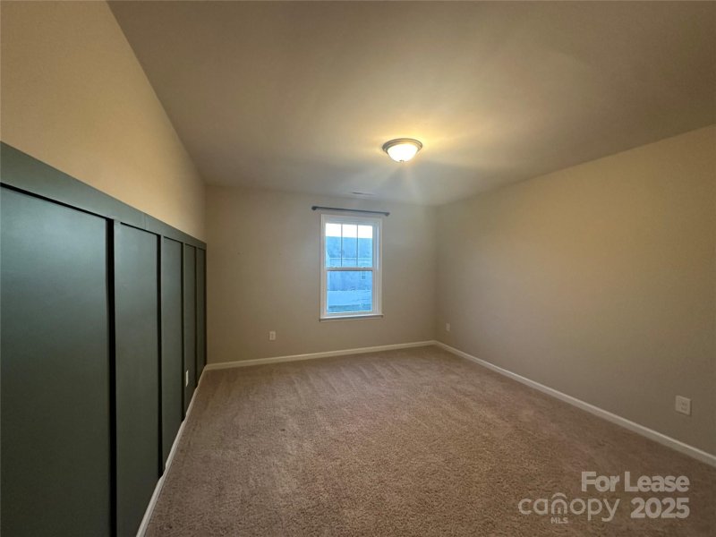 Property image 5 at 4015 Farmington Ridge Parkway, Charlotte, NC 28213