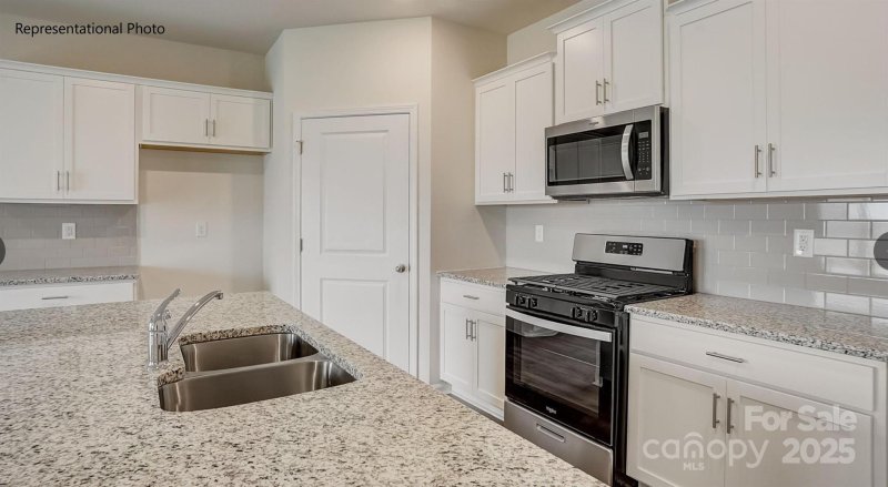 Property image 2 at 339 Brinkley Drive, Kings Mountain, NC 28086