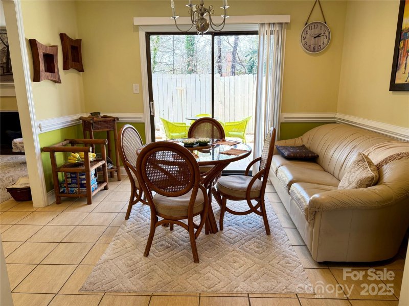 Property image 2 at 7812 Hummingbird Lane, Charlotte, NC 28212