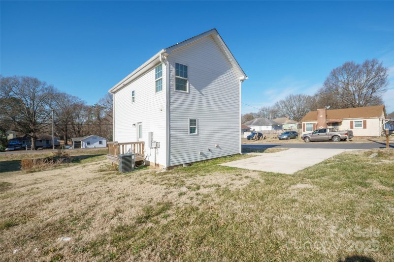 Property image 2 at 418 N Pear Street, Gastonia, NC 28054
