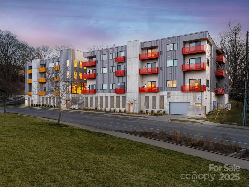 Property image 3 at 68 Craven Street, Asheville, NC 28806