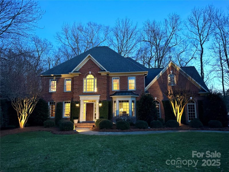 6301 Royal Aberdeen Court