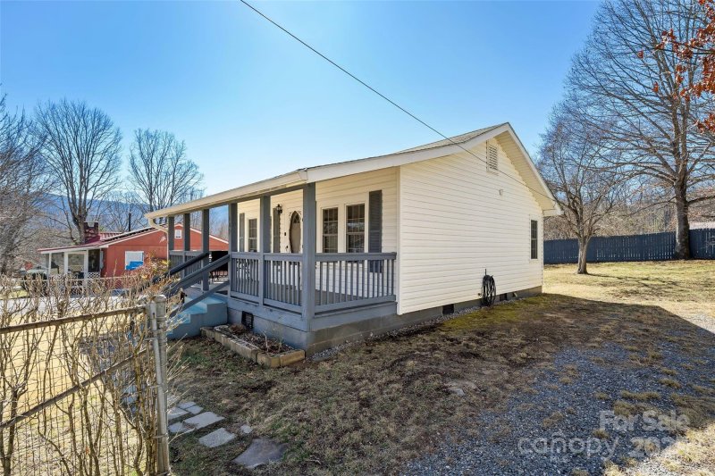 Property image 3 at 405 Hiawassee Avenue, Black Mountain, NC 28711