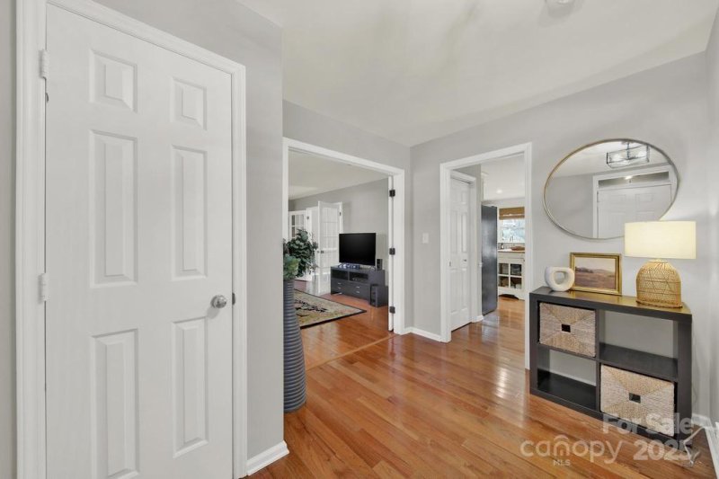 Property image 2 at 1427 Matthews Plantation Drive, Matthews, NC 28105